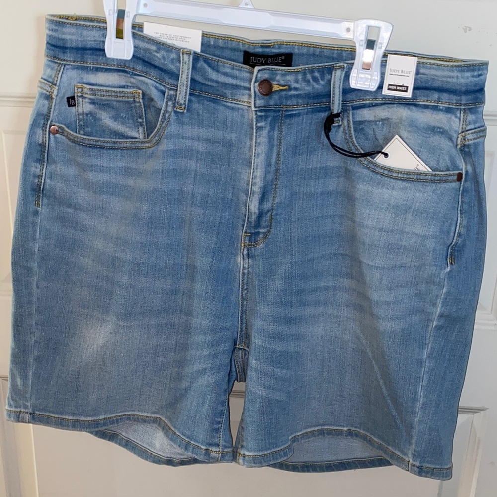 NWT Judy Blue Light Blue faded Denim Shorts size 2X